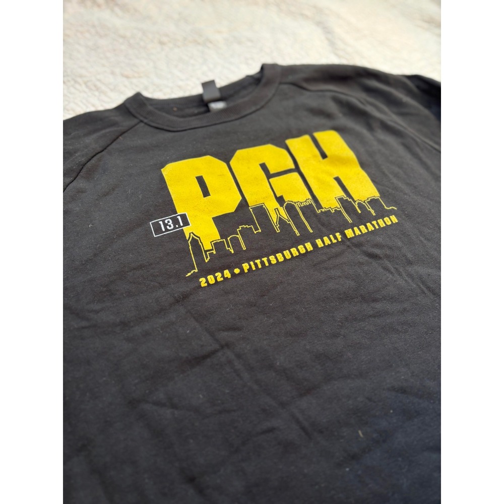 Pittsburgh Half Marathon PGH 13.1 Mens Black Crew Neck Sweatshirt Size Large - Picture 2 of 6